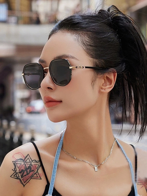 ルイヴィトンサングラス背面デザイン